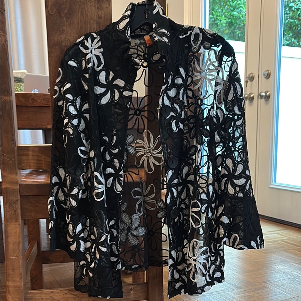 Damee, Inc. | Black and White Floral Lace Jacket. Large